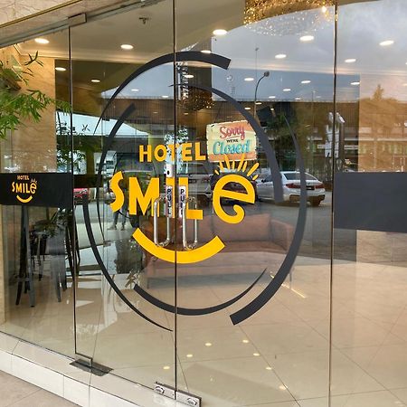Smile Hotel Serdang South City Eksteriør billede